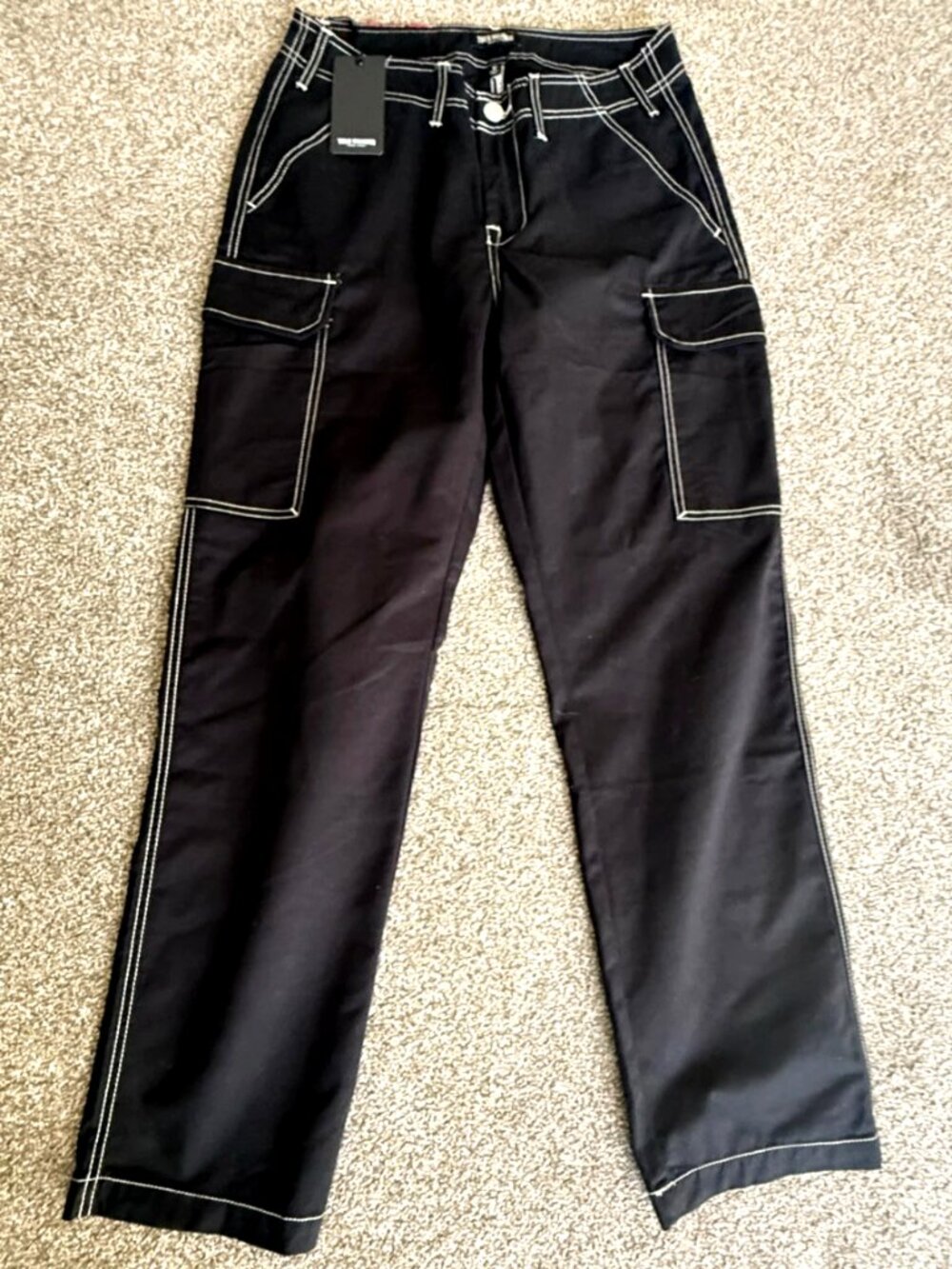 True Religion Jet Black Baggy Cargo Pants Contrast Stitch Size 30 NWT